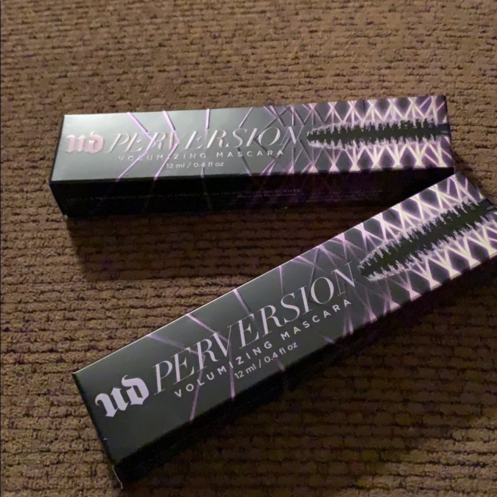 2 Urban decay Perversion volumizing  mascara